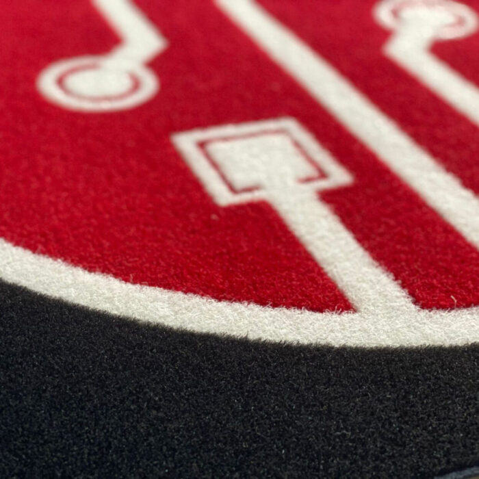 Zerbino in moquette su misura con logo intarsiato - immagine 4
